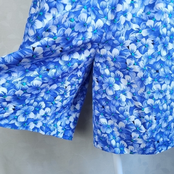 Vintage 100% Silk Floral Print Flowy Long Shorts With Pockets Talbots Blue 6 P - Picture 5 of 15
